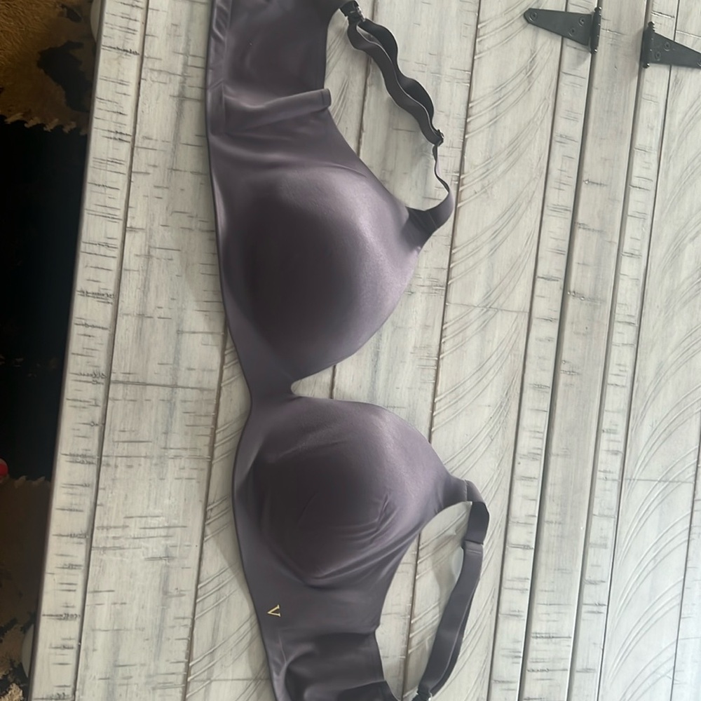Lined Demi, Victoria’s Secret 38D, great condition